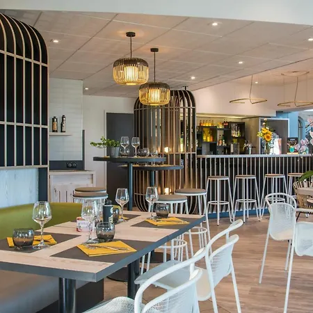 Отель Ibis Budget Portes Du Luberon Пертюи