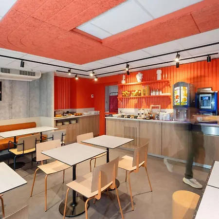 Отель Ibis Budget Portes Du Luberon