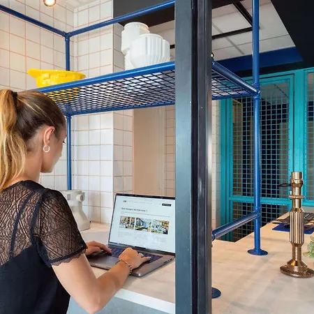 Ibis Budget Portes Du Luberon Отель Пертюи