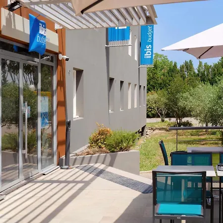 Ibis Budget Portes Du Luberon Отель