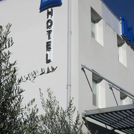 Отель Ibis Budget Portes Du Luberon
