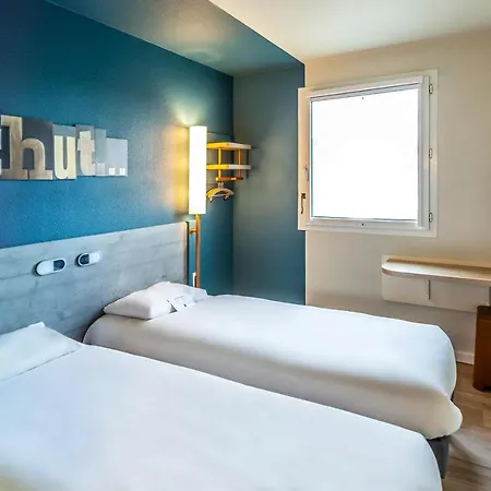Отель Ibis Budget Portes Du Luberon 2*