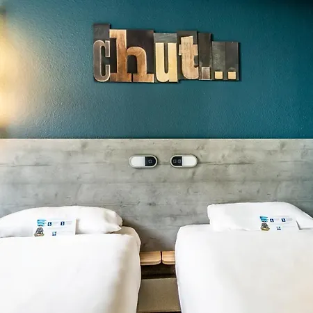 Ibis Budget Portes Du Luberon Пертюи